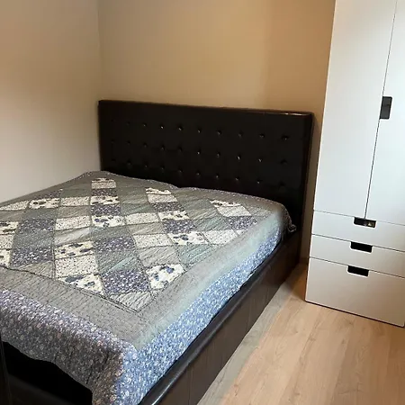 New & Modern In A Quiet Area With Free Parking Apartment *
