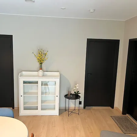 New & Modern In A Quiet Area With Free Parking شقة